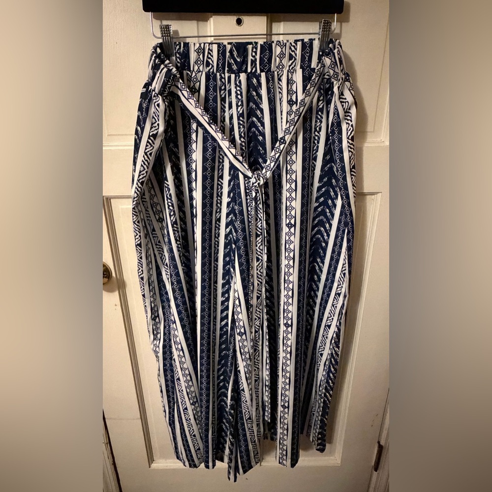 SHEIN Blue and White Patterned Pants